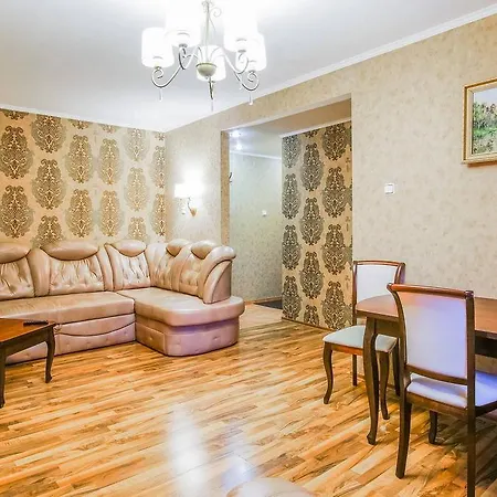 Apartament On Jakub Kolas Square